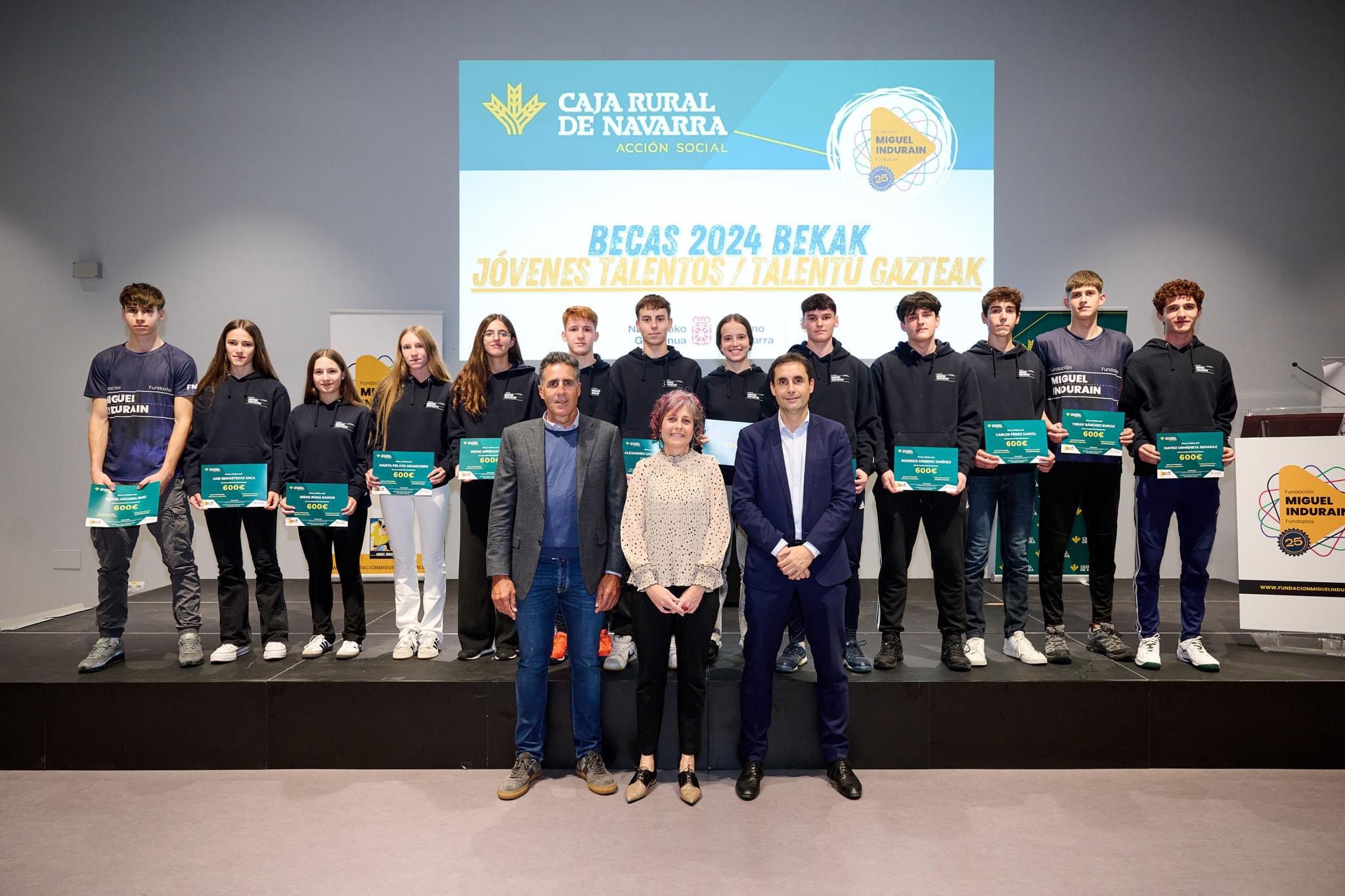 La esgrima navarra estuvo presente en la Gala de Becas &quot;J&oacute;venes Talentos 2024&quot; de la Fundaci&oacute;n Miguel Indur&aacute;in